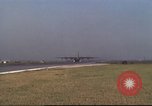 Image Variété d'aéronefs à l'aérodrome de occupé pendant la guerre de Vietnam Da Nang au Vietnam, 1970, de la seconde 54 séquences d'archives historiques vidéo 65675064009