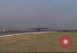 Image Variété d'aéronefs à l'aérodrome de occupé pendant la guerre de Vietnam Da Nang au Vietnam, 1970, de la seconde 56 séquences d'archives historiques vidéo 65675064009