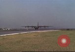 Image Variété d'aéronefs à l'aérodrome de occupé pendant la guerre de Vietnam Da Nang au Vietnam, 1970, de la seconde 61 séquences d'archives historiques vidéo 65675064009