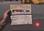 Image C-130 des taxis à la rampe et troupes débarquent Da Nang au Vietnam, 1970, de la seconde 7 séquences d'archives historiques vidéo 65675064012