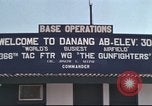 Image C-130 des taxis à la rampe et troupes débarquent Da Nang au Vietnam, 1970, de la seconde 19 séquences d'archives historiques vidéo 65675064012
