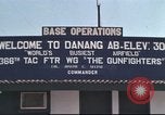 Image C-130 des taxis à la rampe et troupes débarquent Da Nang au Vietnam, 1970, de la seconde 24 séquences d'archives historiques vidéo 65675064012