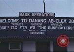 Image C-130 des taxis à la rampe et troupes débarquent Da Nang au Vietnam, 1970, de la seconde 40 séquences d'archives historiques vidéo 65675064012
