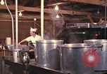 Immagine di Stati Uniti cuochi Il Vietnam, 1966, secondo 8 filmato di repertorio 65675064042