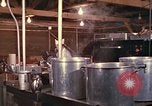 Immagine di Stati Uniti cuochi Il Vietnam, 1966, secondo 13 filmato di repertorio 65675064042