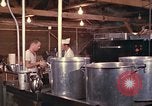 Immagine di Stati Uniti cuochi Il Vietnam, 1966, secondo 20 filmato di repertorio 65675064042