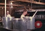 Immagine di Stati Uniti cuochi Il Vietnam, 1966, secondo 25 filmato di repertorio 65675064042