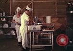 Immagine di Stati Uniti cuochi Il Vietnam, 1966, secondo 47 filmato di repertorio 65675064042