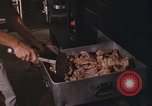 Immagine di Stati Uniti cuochi Il Vietnam, 1966, secondo 54 filmato di repertorio 65675064042