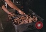 Immagine di Stati Uniti cuochi Il Vietnam, 1966, secondo 55 filmato di repertorio 65675064042
