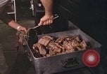 Immagine di Stati Uniti cuochi Il Vietnam, 1966, secondo 58 filmato di repertorio 65675064042