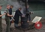 Image stérilisation pignon mess Vietnam, 1966, de la seconde 32 séquences d'archives historiques vidéo 65675064044