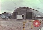Image des images extérieures de mess Vietnam, 1966, de la seconde 7 séquences d'archives historiques vidéo 65675064045