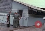 Image des images extérieures de mess Vietnam, 1966, de la seconde 19 séquences d'archives historiques vidéo 65675064045