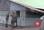 Image des images extérieures de mess Vietnam, 1966, de la seconde 20 séquences d'archives historiques vidéo 65675064045