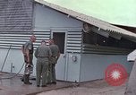 Image des images extérieures de mess Vietnam, 1966, de la seconde 21 séquences d'archives historiques vidéo 65675064045