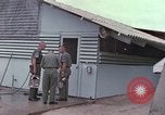 Image des images extérieures de mess Vietnam, 1966, de la seconde 22 séquences d'archives historiques vidéo 65675064045