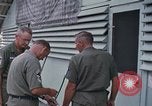 Image des images extérieures de mess Vietnam, 1966, de la seconde 29 séquences d'archives historiques vidéo 65675064045