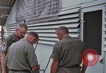 Image des images extérieures de mess Vietnam, 1966, de la seconde 33 séquences d'archives historiques vidéo 65675064045