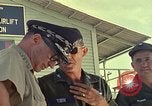 Image général Paul McConnell Vietnam, 1966, de la seconde 59 séquences d'archives historiques vidéo 65675064047