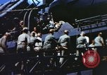Image un caméraman de combat filme des soldats théâtre du Pacifique, 1944, de la seconde 19 séquences d'archives historiques vidéo 65675064076