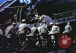 Image un caméraman de combat filme des soldats théâtre du Pacifique, 1944, de la seconde 20 séquences d'archives historiques vidéo 65675064076