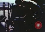 Image un caméraman de combat filme des soldats théâtre du Pacifique, 1944, de la seconde 30 séquences d'archives historiques vidéo 65675064076