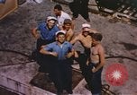Image un caméraman de combat filme des soldats théâtre du Pacifique, 1944, de la seconde 44 séquences d'archives historiques vidéo 65675064076