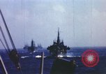 Immagine di Cameraman marino a bordo della nave Teatro pacifico, 1944, secondo 14 filmato di repertorio 65675064077