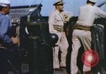 Immagine di Cameraman marino a bordo della nave Teatro pacifico, 1944, secondo 17 filmato di repertorio 65675064077