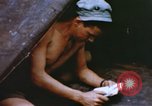 Immagine di Cameraman marino a bordo della nave Teatro pacifico, 1944, secondo 27 filmato di repertorio 65675064077