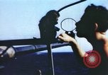 Immagine di Cameraman marino a bordo della nave Teatro pacifico, 1944, secondo 29 filmato di repertorio 65675064077