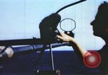 Immagine di Cameraman marino a bordo della nave Teatro pacifico, 1944, secondo 30 filmato di repertorio 65675064077