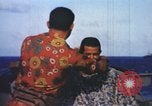 Image cérémonie de rasage de la tête de Neptune théâtre du Pacifique, 1944, de la seconde 3 séquences d'archives historiques vidéo 65675064078