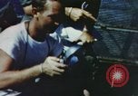 Image cérémonie de rasage de la tête de Neptune théâtre du Pacifique, 1944, de la seconde 25 séquences d'archives historiques vidéo 65675064078