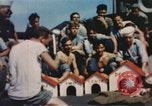 Image cérémonie de rasage de la tête de Neptune théâtre du Pacifique, 1944, de la seconde 31 séquences d'archives historiques vidéo 65675064078