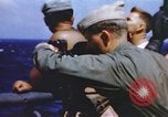 Image opérateurs de caméra sur un navire de la marine américaine théâtre du Pacifique, 1944, de la seconde 11 séquences d'archives historiques vidéo 65675064079