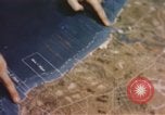 Image opérateurs de caméra sur un navire de la marine américaine théâtre du Pacifique, 1944, de la seconde 22 séquences d'archives historiques vidéo 65675064079