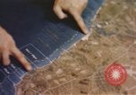 Image opérateurs de caméra sur un navire de la marine américaine théâtre du Pacifique, 1944, de la seconde 24 séquences d'archives historiques vidéo 65675064079