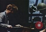Image opérateurs de caméra sur un navire de la marine américaine théâtre du Pacifique, 1944, de la seconde 30 séquences d'archives historiques vidéo 65675064079
