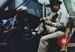 Image opérateurs de caméra sur un navire de la marine américaine théâtre du Pacifique, 1944, de la seconde 33 séquences d'archives historiques vidéo 65675064079
