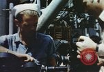 Image opérateurs de caméra sur un navire de la marine américaine théâtre du Pacifique, 1944, de la seconde 36 séquences d'archives historiques vidéo 65675064079