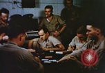 Image opérateurs de caméra sur un navire de la marine américaine théâtre du Pacifique, 1944, de la seconde 45 séquences d'archives historiques vidéo 65675064079