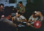 Image opérateurs de caméra sur un navire de la marine américaine théâtre du Pacifique, 1944, de la seconde 48 séquences d'archives historiques vidéo 65675064079