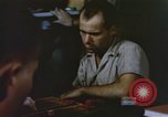 Image opérateurs de caméra sur un navire de la marine américaine théâtre du Pacifique, 1944, de la seconde 59 séquences d'archives historiques vidéo 65675064079