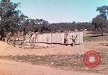 Image Les Marines américains s'entraînent sur un parcours d'assaut sous le feu ennemi Australie, 1943, de la seconde 53 séquences d'archives historiques vidéo 65675064080