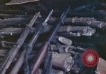 Immagine di Noi di terza divisione Marine armorers riparazione di armi di piccolo calibro Iwo Jima, 1945, secondo 45 filmato di repertorio 65675064084
