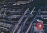 Immagine di Noi di terza divisione Marine armorers riparazione di armi di piccolo calibro Iwo Jima, 1945, secondo 46 filmato di repertorio 65675064084