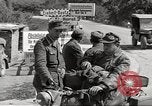 Standbild Geoffrey Keyes Italien, 1945, aus Sekunde 32 historischem Filmmaterial Videoclip 65675064097