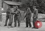 Standbild Geoffrey Keyes Italien, 1945, aus Sekunde 49 historischem Filmmaterial Videoclip 65675064097